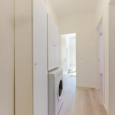 Casa Daniela - 10 Min From & Free Parking Apartment
